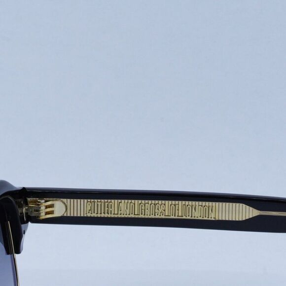 🕶️ New Cutler and Gross CG1353S 001 Sunglasses - Black on Crystal Frame - Picture 5 of 10